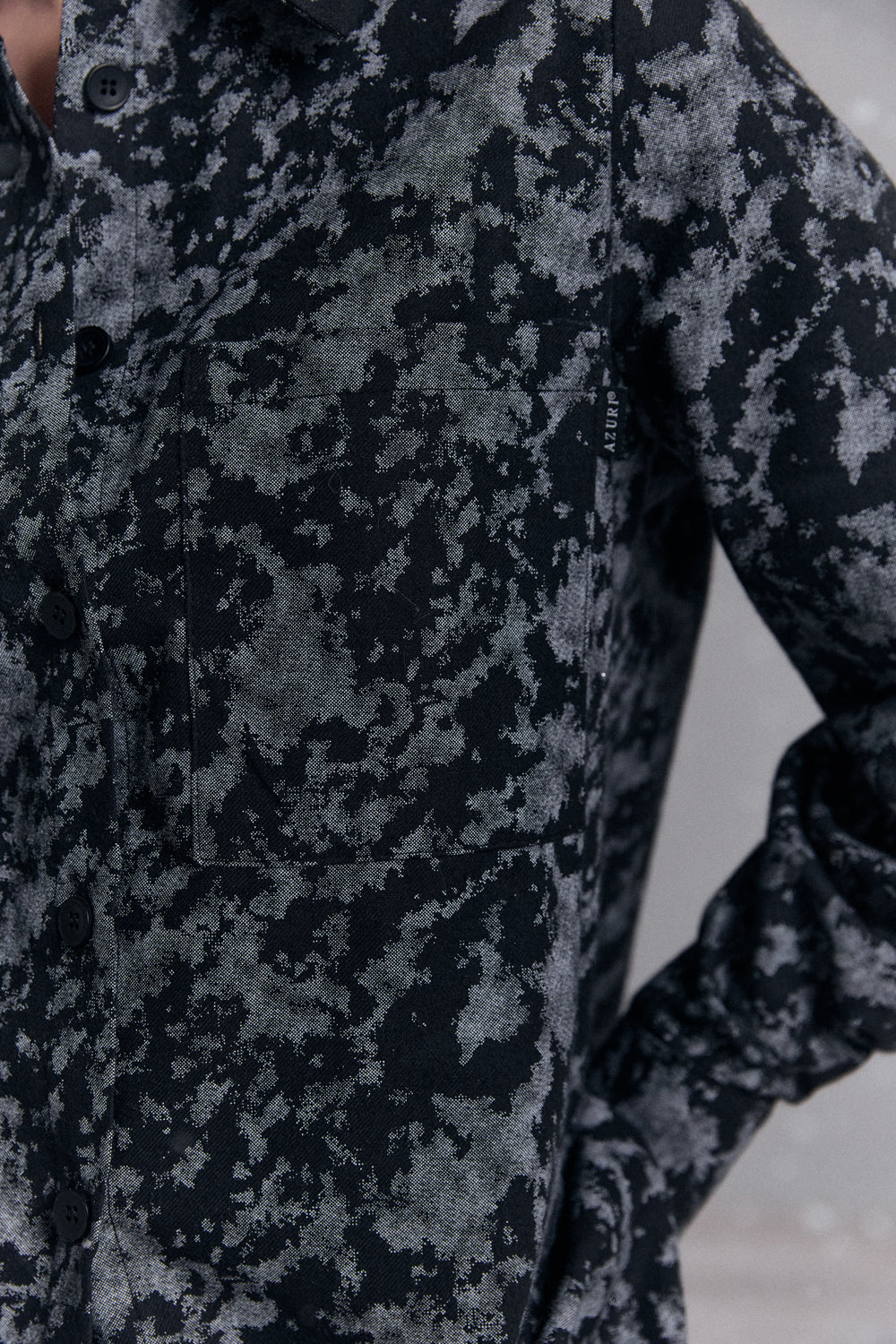 Чорна пряма сорочка