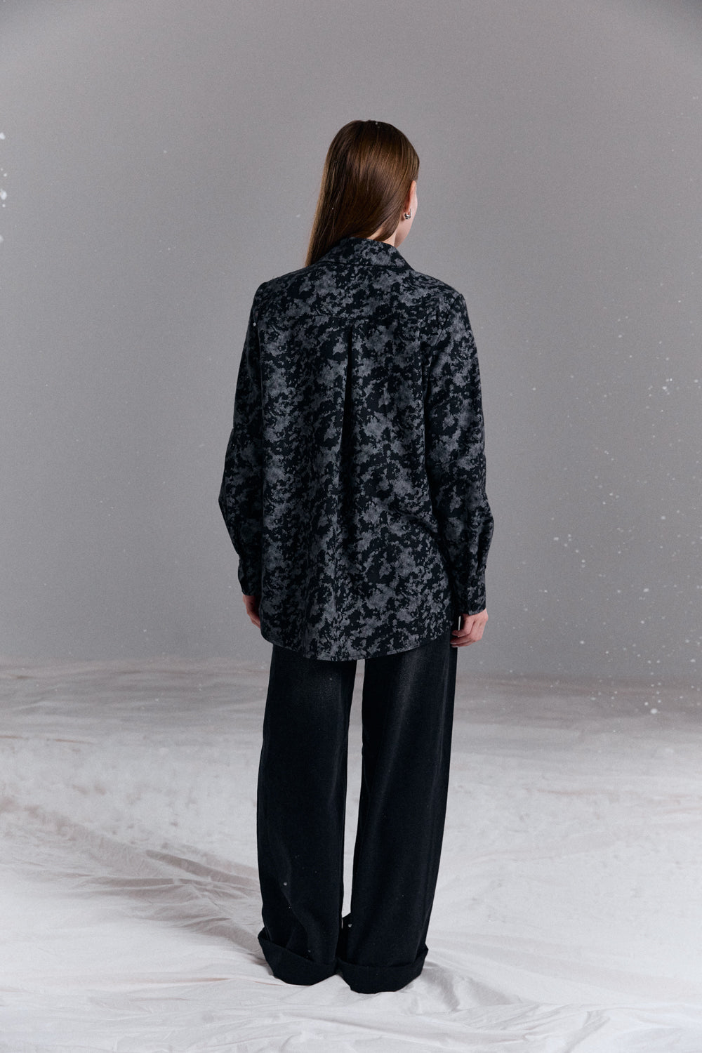 Чорна пряма сорочка