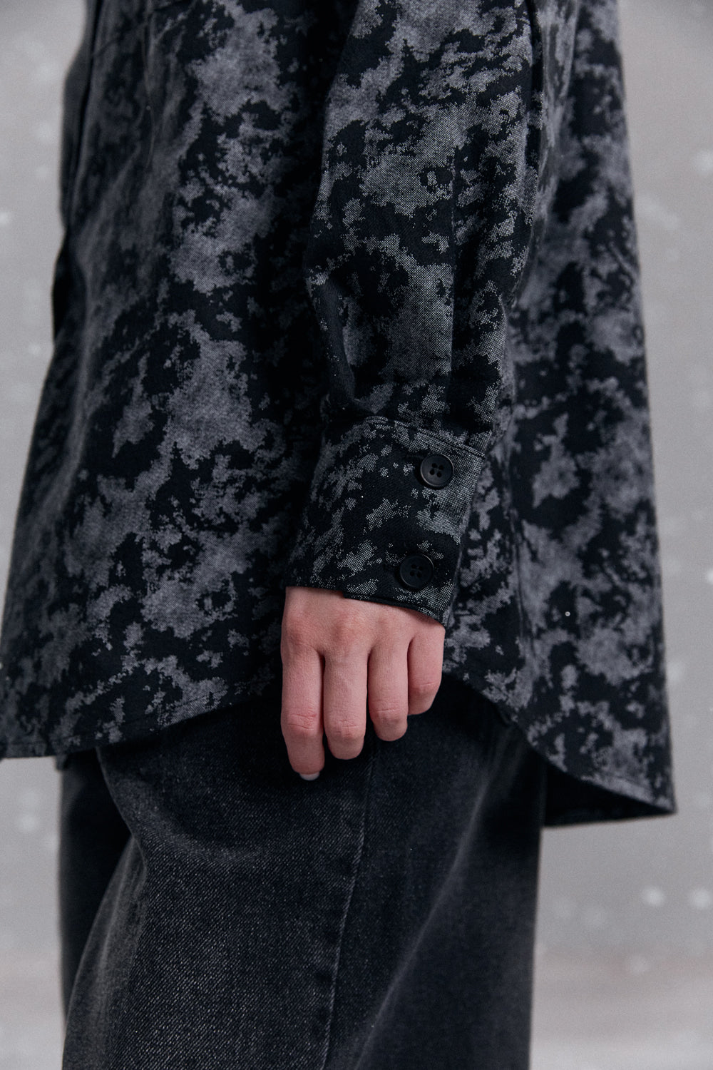 Чорна пряма сорочка