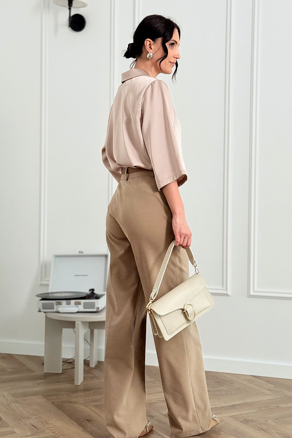 Шовкова сорочка з коміром-піджаком кольору "Мокко"