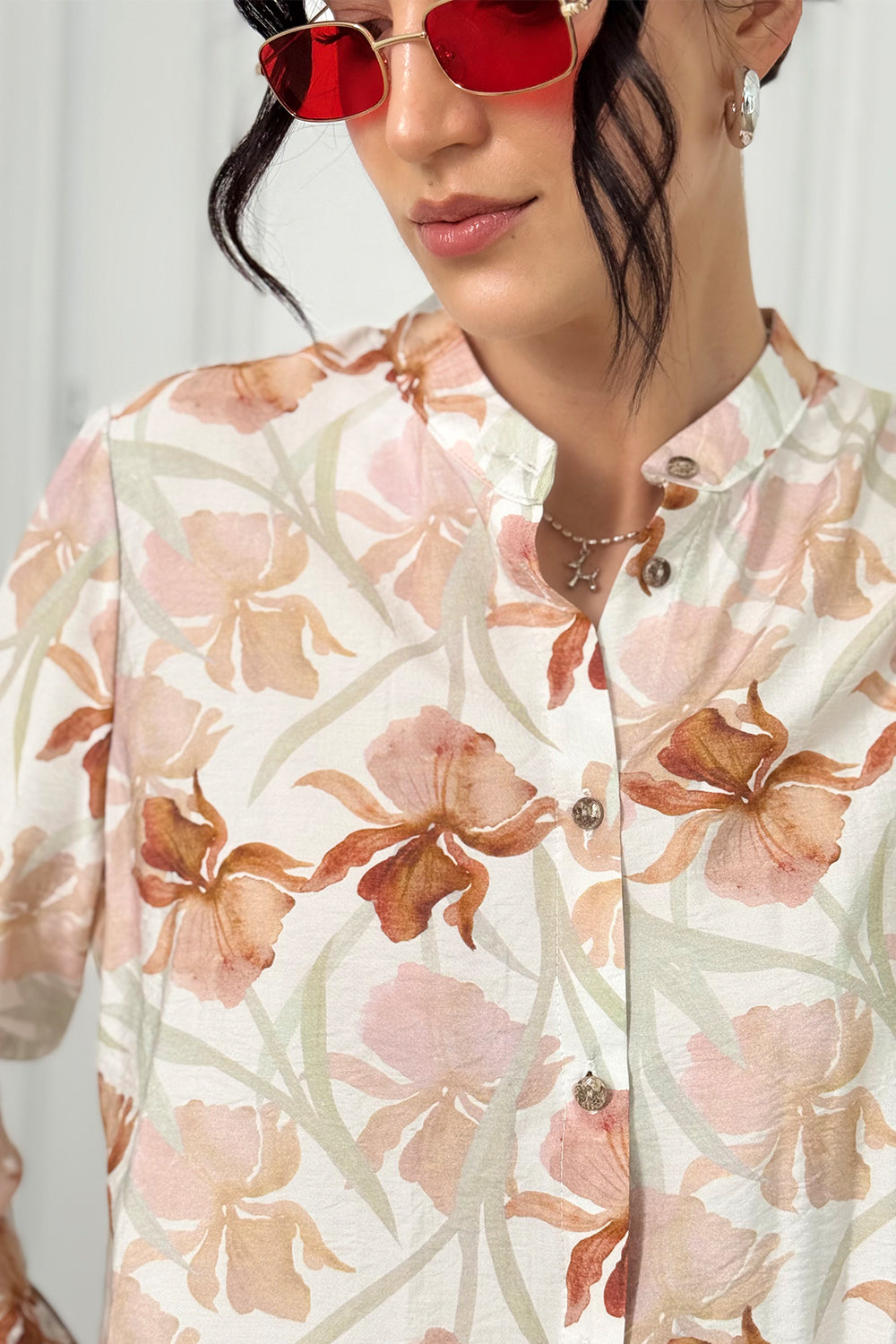 Костюм з карамельної муслінової сорочки та брюк