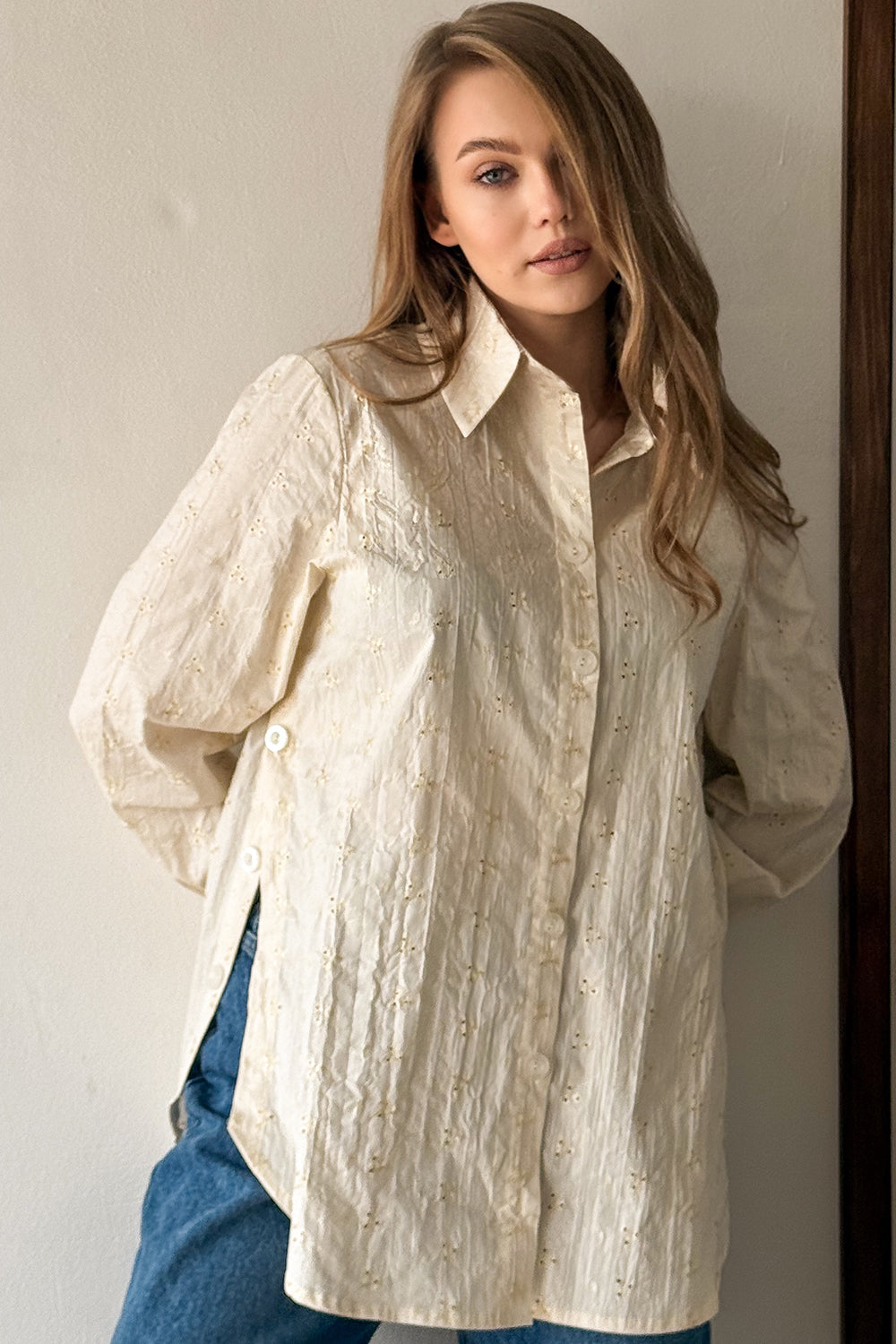 Cotton blouse made of stitching
