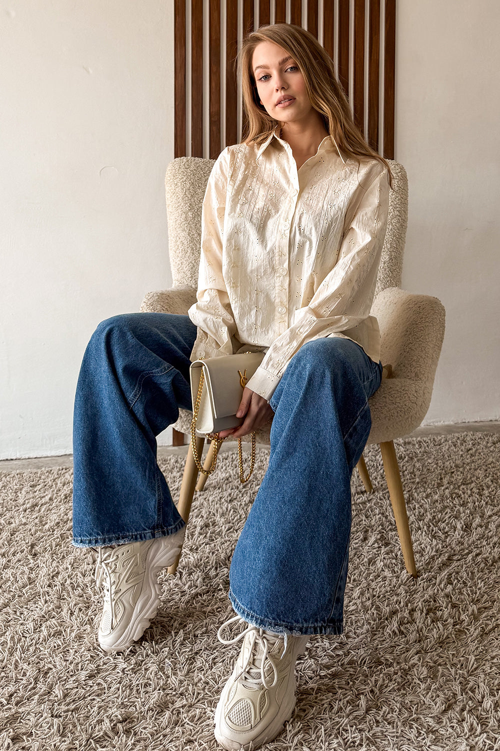 Cotton blouse made of stitching