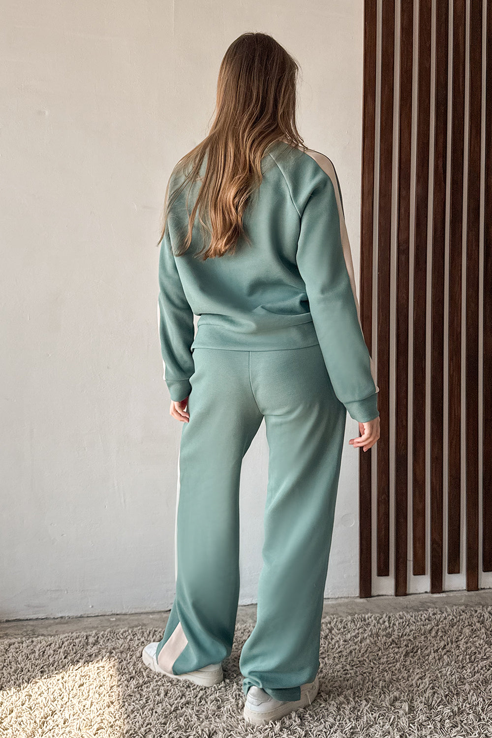 Cotton walking suit with contrasting stripes in Tiffany color